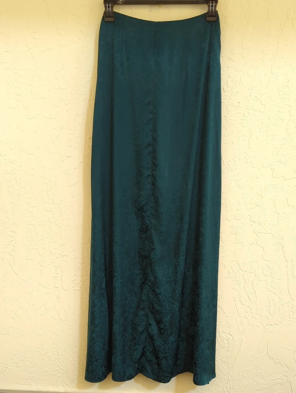 Express Green Satin Jacquard Ruffled Tie Waist High-Low Maxi Skirt Size 8